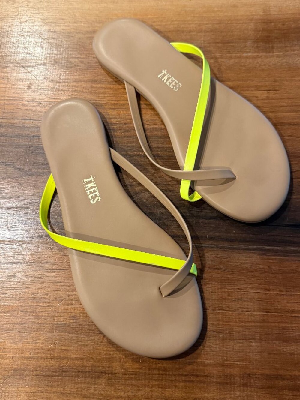 TKEES two-tone flips flops size 37